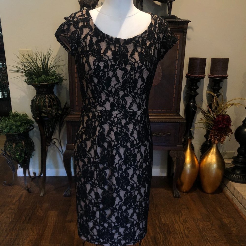 #432 Form Fitting ShapeFx Lace Dress
